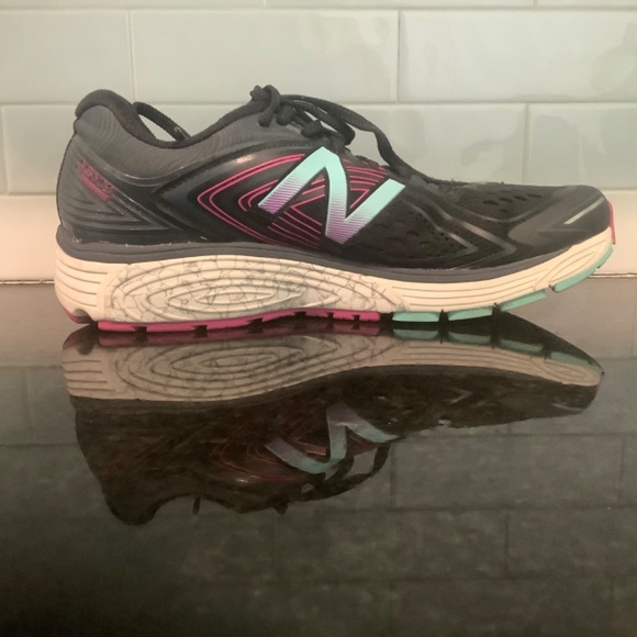 860v8 Black/Poisonberry Shoes ASYM Counter Size 9 - Picture 10 of 12